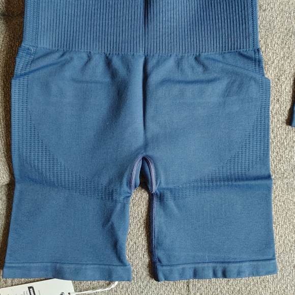 Womens Best Long Sleeve Crop Top & Cycling Shorts Size Small - Picture 10 of 13